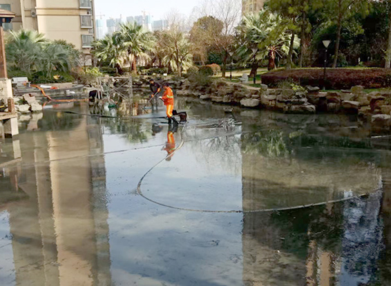 丹江口景观池淤泥清理